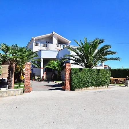 Berekin Apartment *